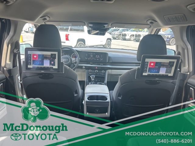 Used 2023 Kia Carnival LX image 2