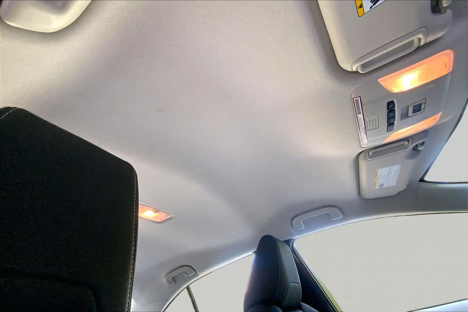 Used 2021 Toyota Corolla LE FWD image 14