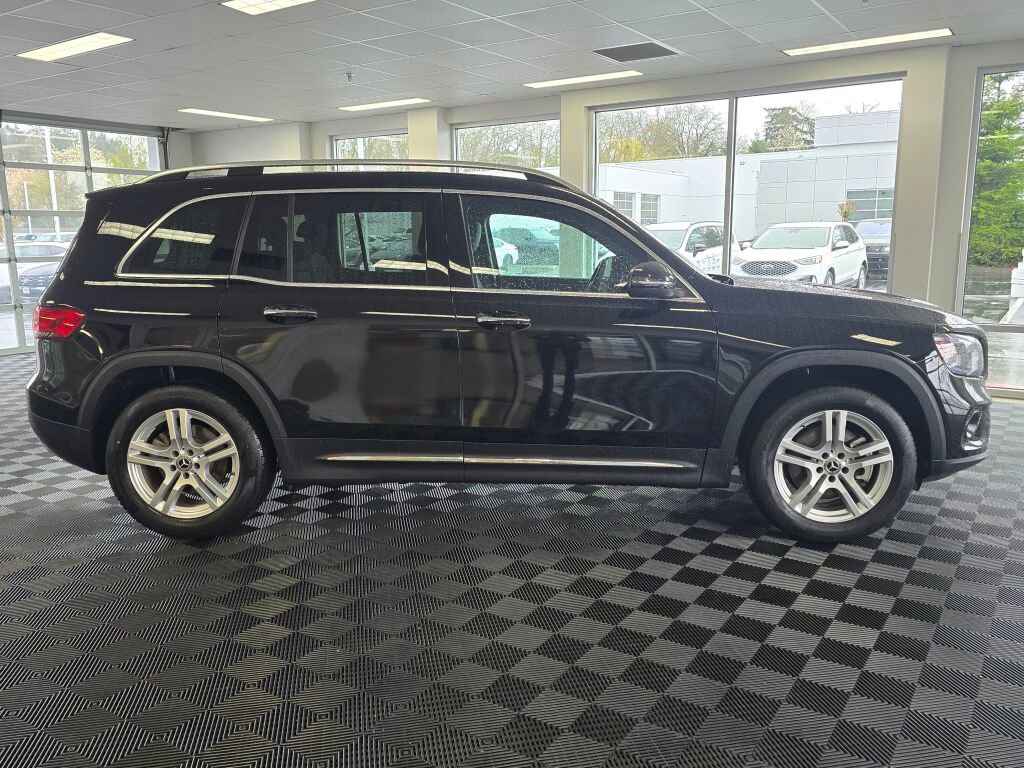 Used 2023 Mercedes-Benz GLB 250 4MATIC image 2