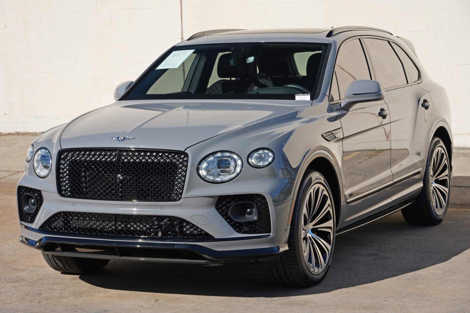 Used 2022 Bentley Bentayga AWD/4WD image 54