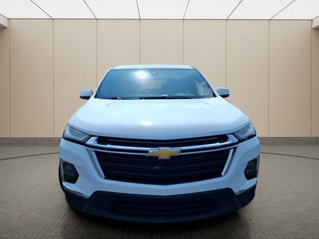Used 2023 Chevrolet Traverse LS w/ Safety Package FWD image 3
