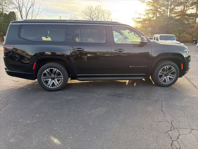 Used 2024 Jeep Wagoneer L Series II w/ Flexible Seating Group image 7