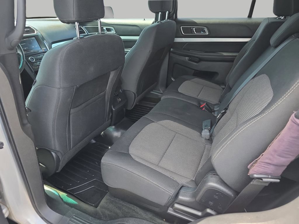 Used 2016 Ford Explorer XLT w/ Equipment Group 201A FWD image 25