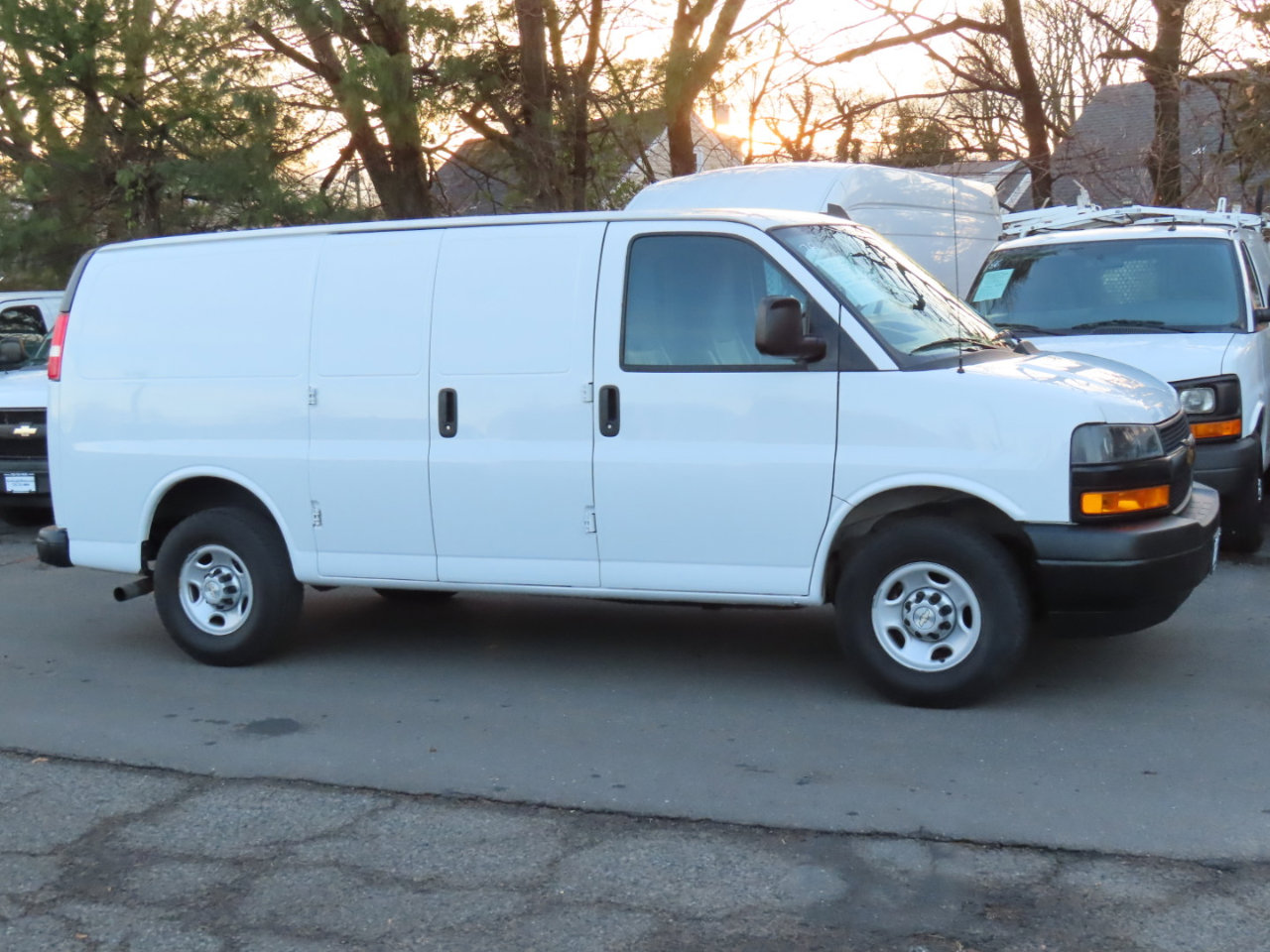 Used 2021 Chevrolet Express 2500 w/ Driver Convenience Package image 6
