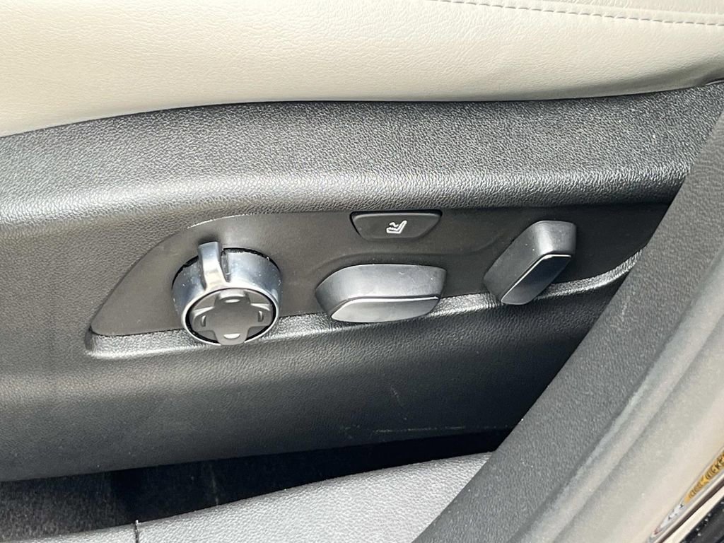 Certified 2023 Cadillac XT4 Premium Luxury image 26