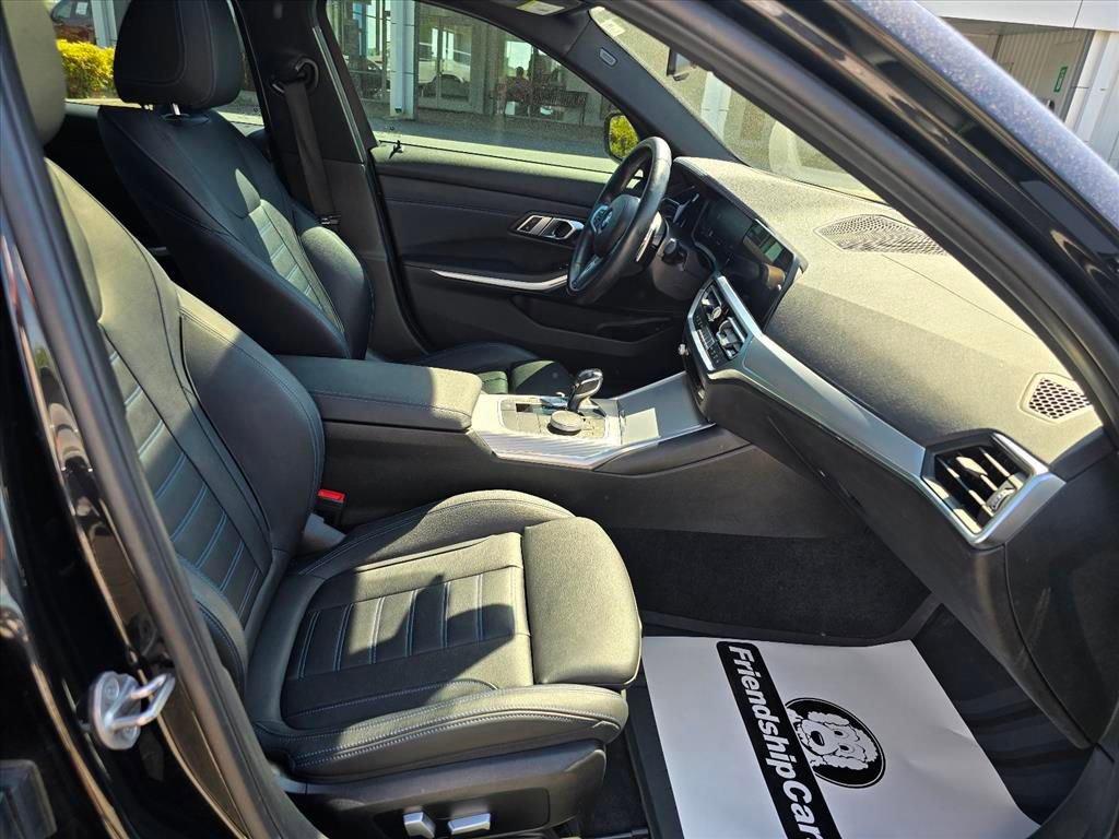 Used 2021 BMW 330i Sedan w/ M Sport Package image 15