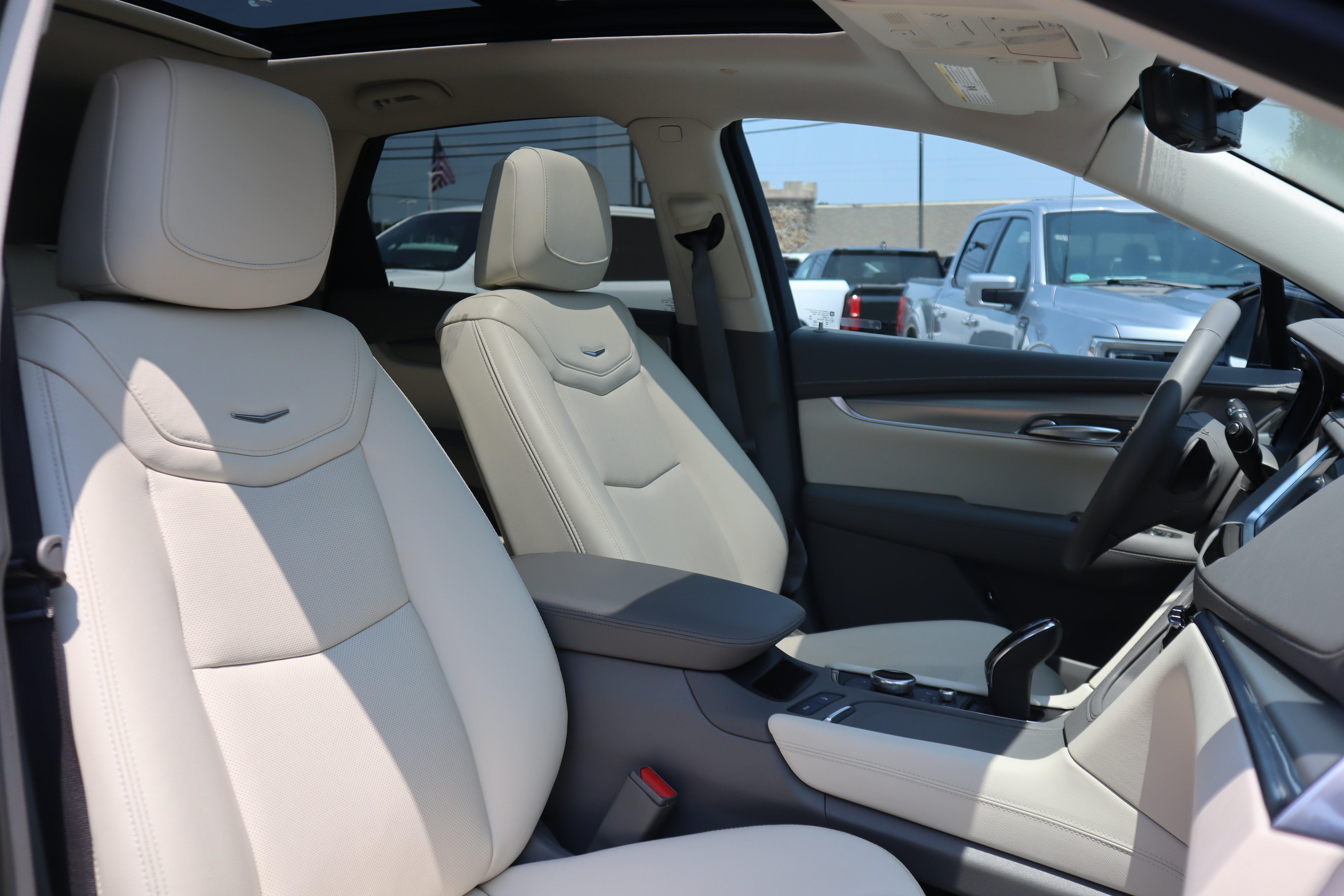 Used 2024 Cadillac XT5 Premium Luxury w/ Technology Package FWD image 28