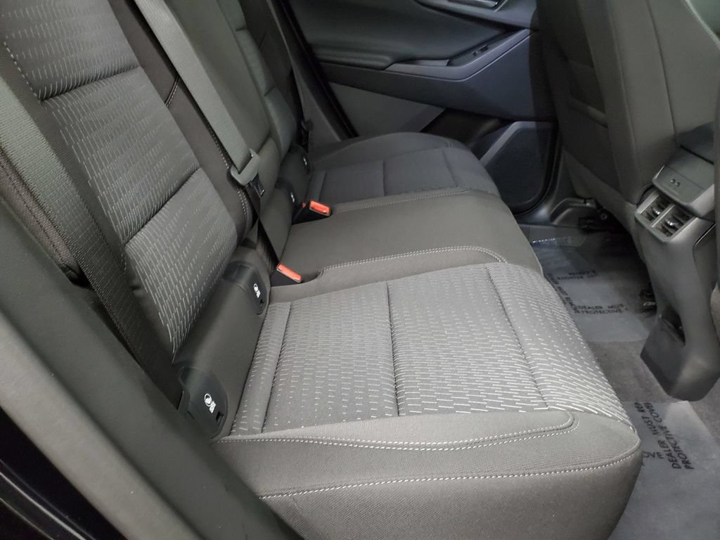 Used 2025 Chevrolet Equinox LT FWD image 22