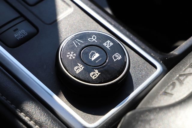 Used 2022 Nissan Pathfinder SV image 27