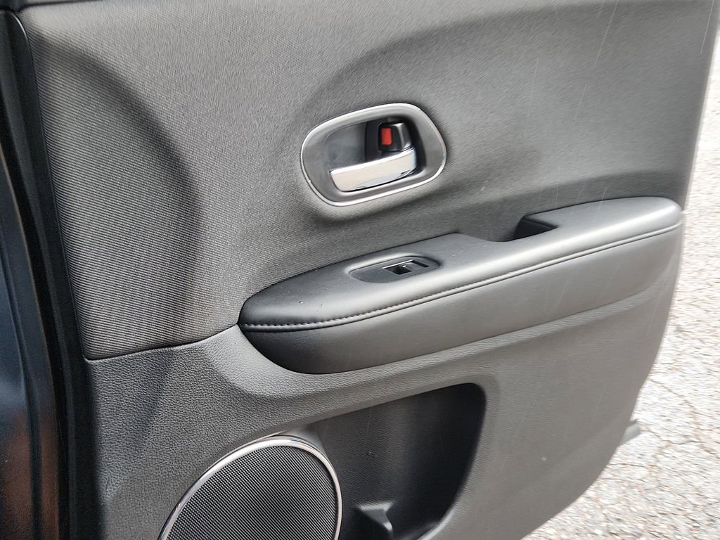 Used 2021 Honda HR-V EX image 18