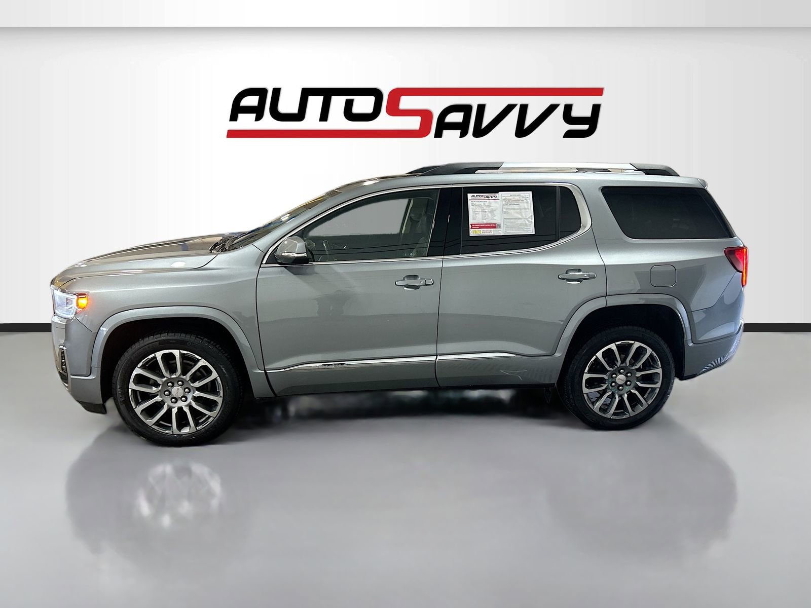Used 2023 GMC Acadia Denali w/ Denali Technology Package AWD/4WD image 4