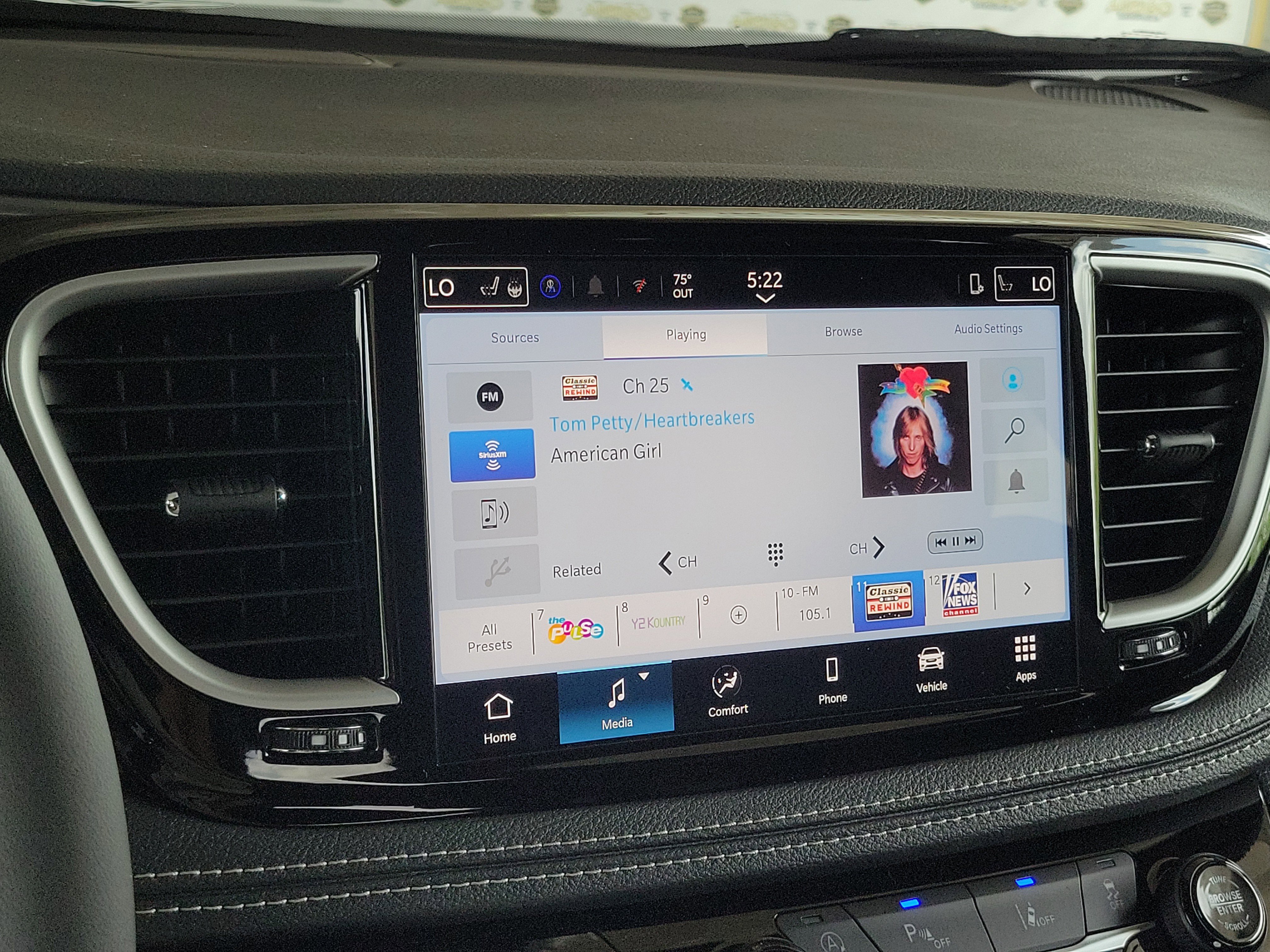 New 2026 Chrysler Pacifica Select FWD image 26