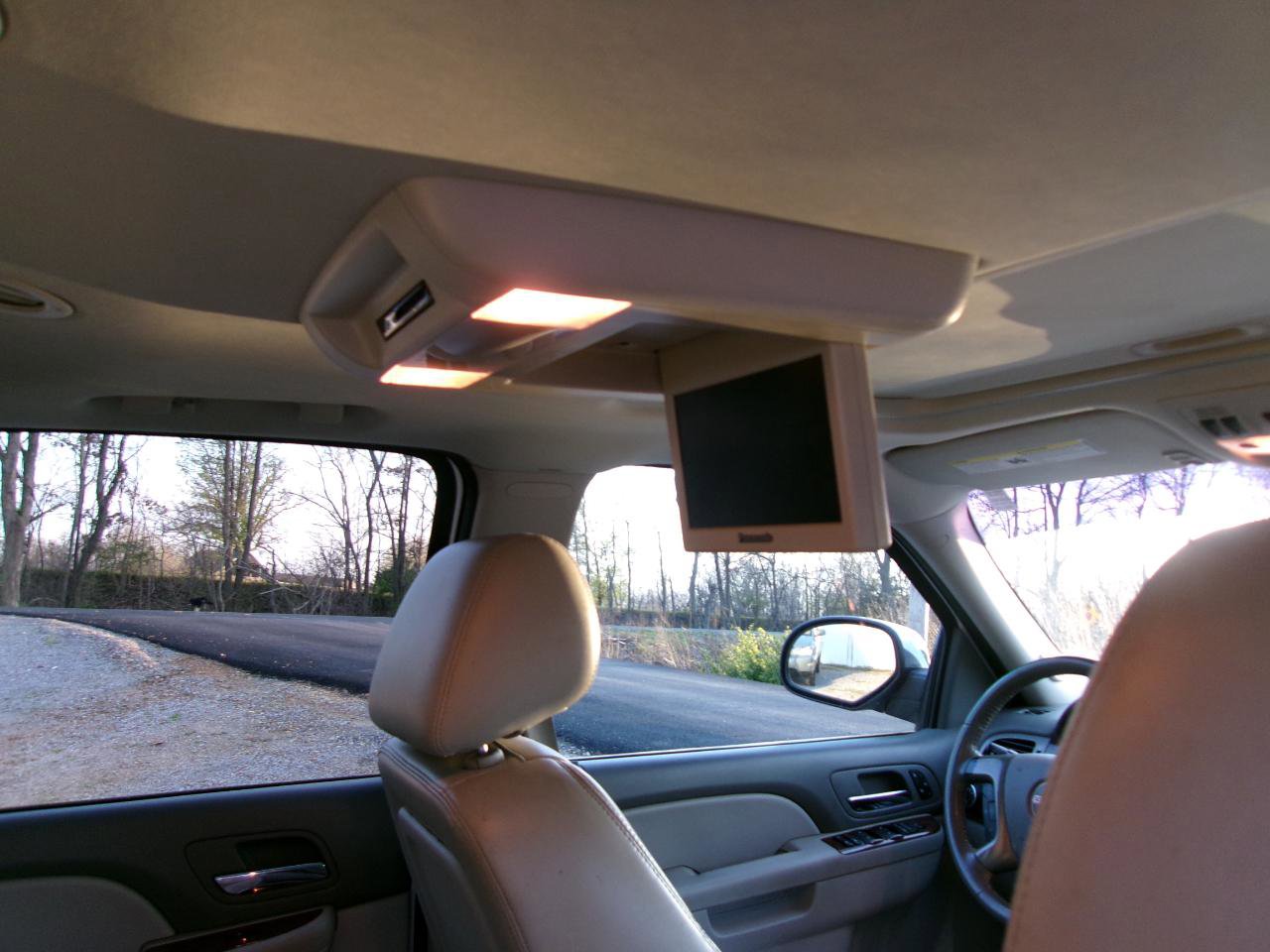 Used 2010 GMC Yukon XL SLT AWD/4WD image 7