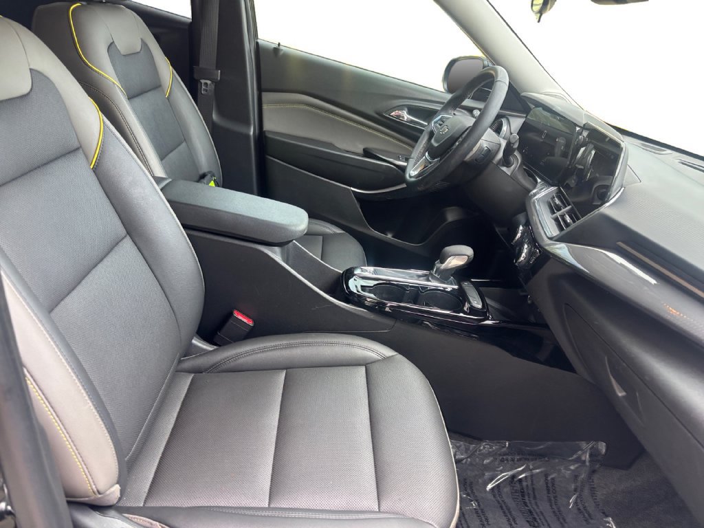 Used 2025 Chevrolet Trax ACTIV w/ Sunroof Package FWD image 16
