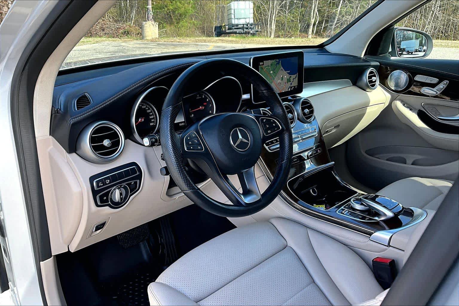 Used 2019 Mercedes-Benz GLC 300 4MATIC image 18