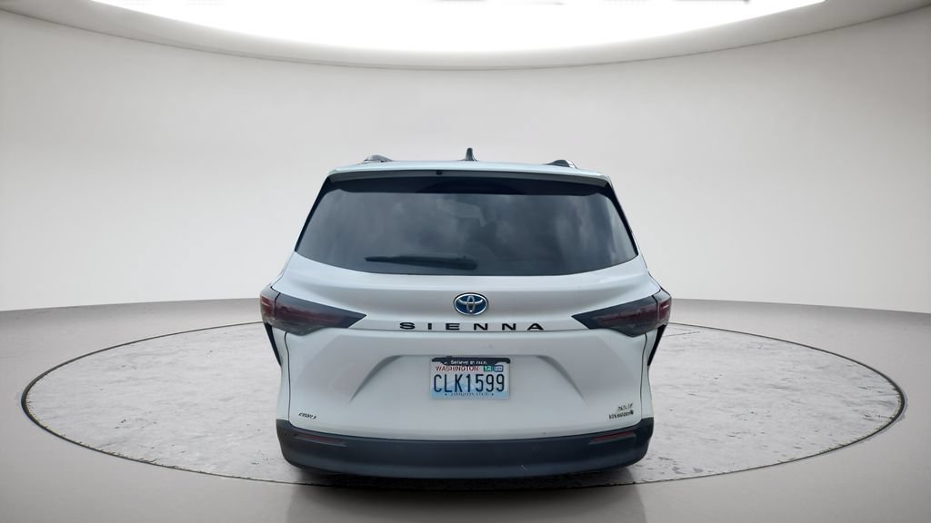 Used 2023 Toyota Sienna XLE w/ XLE Plus Package AWD/4WD image 2