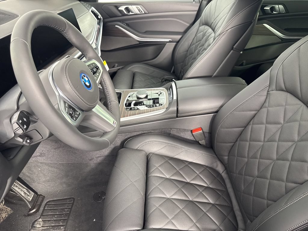 New 2026 BMW X5 xDrive50e w/ M Sport Package AWD/4WD image 15