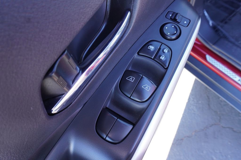 Certified 2020 Nissan Kicks SR w/ SR Premium Package FWD image 15