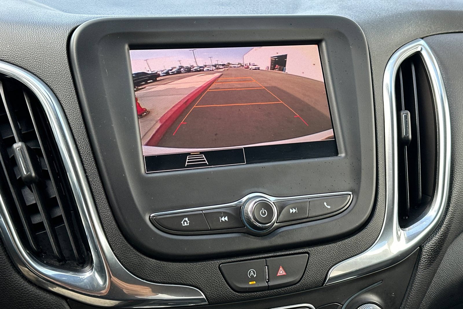 Used 2024 Chevrolet Equinox LT FWD image 26