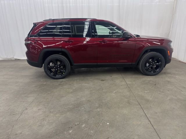 New 2025 Jeep Grand Cherokee Laredo image 26