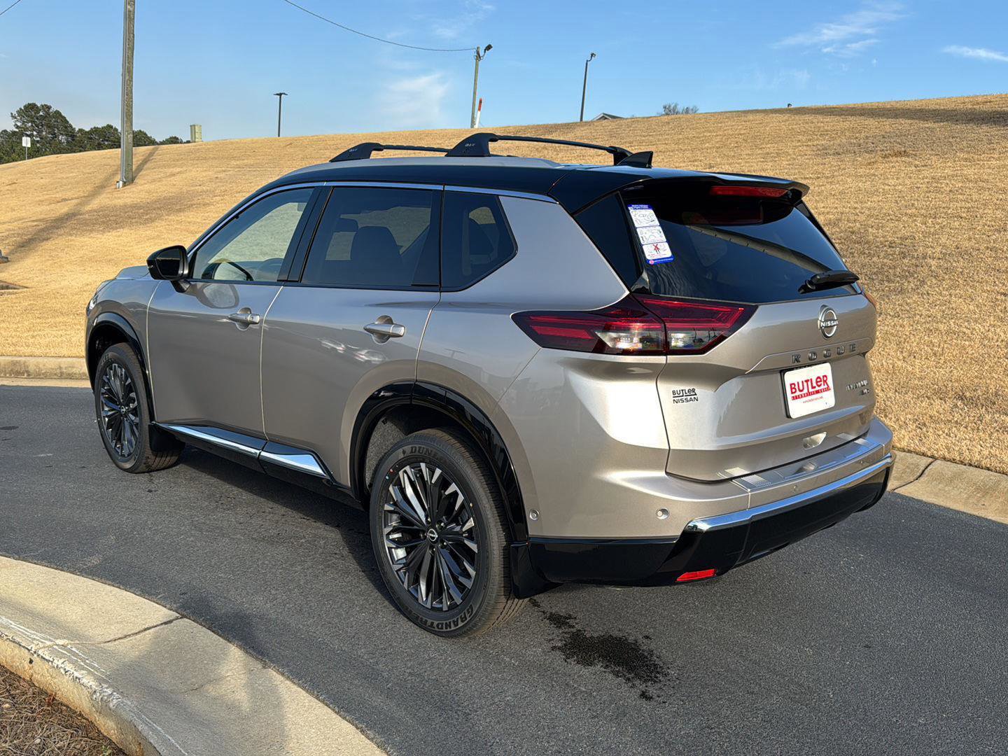 New 2026 Nissan Rogue Platinum w/ Platinum Premium Package image 3