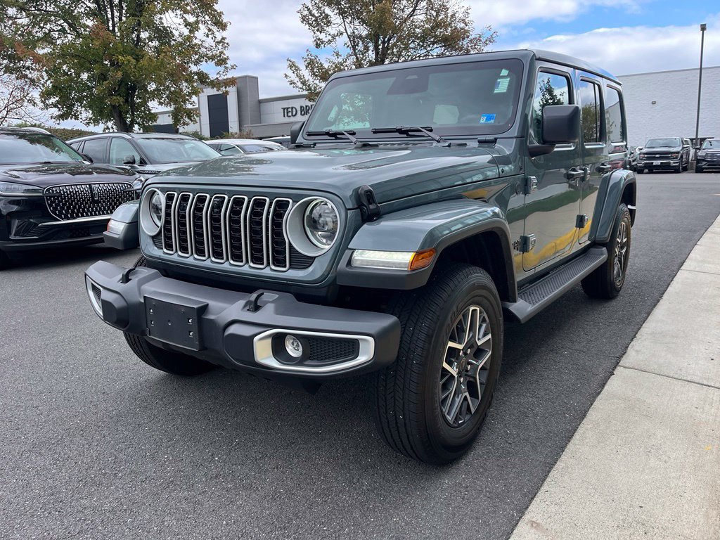 Used 2026 Jeep Wrangler Unlimited Sahara AWD/4WD image 3
