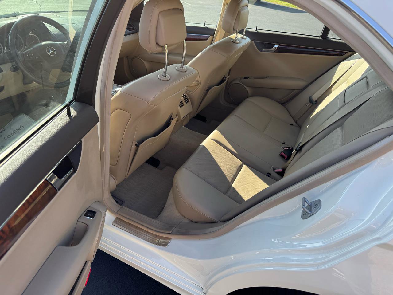 Used 2010 Mercedes-Benz C 300 Sedan image 17