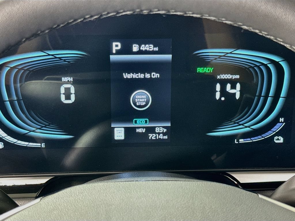 Used 2025 Kia Niro EX w/ EX Cold Weather Package FWD image 12