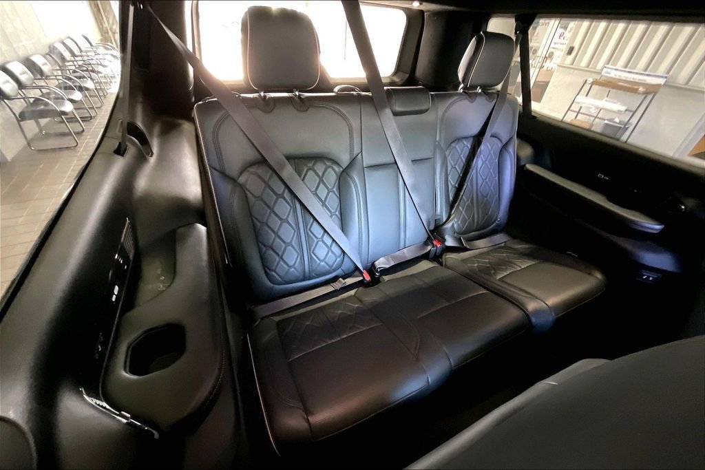 Used 2024 Jeep Grand Wagoneer L Series III image 15