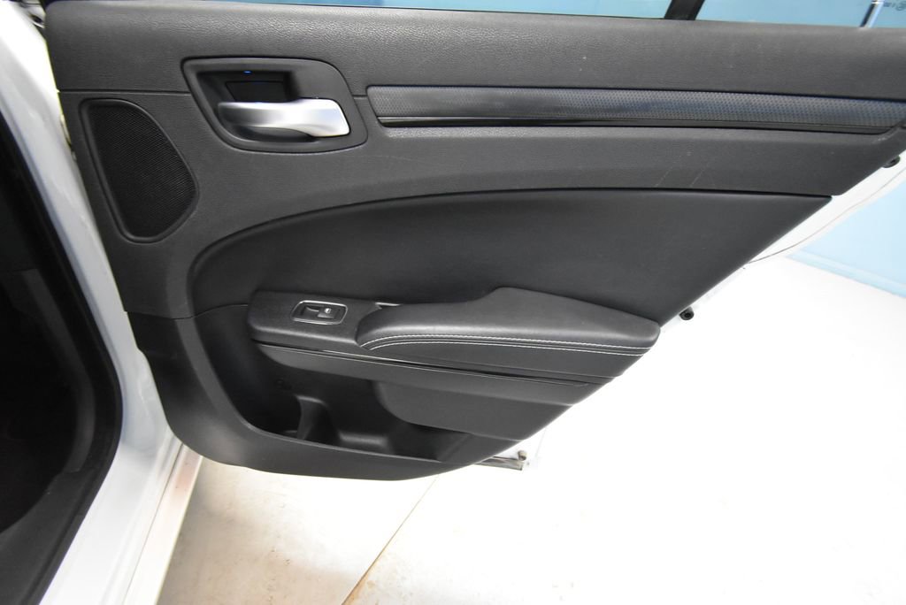Used 2013 Chrysler 300 S image 23