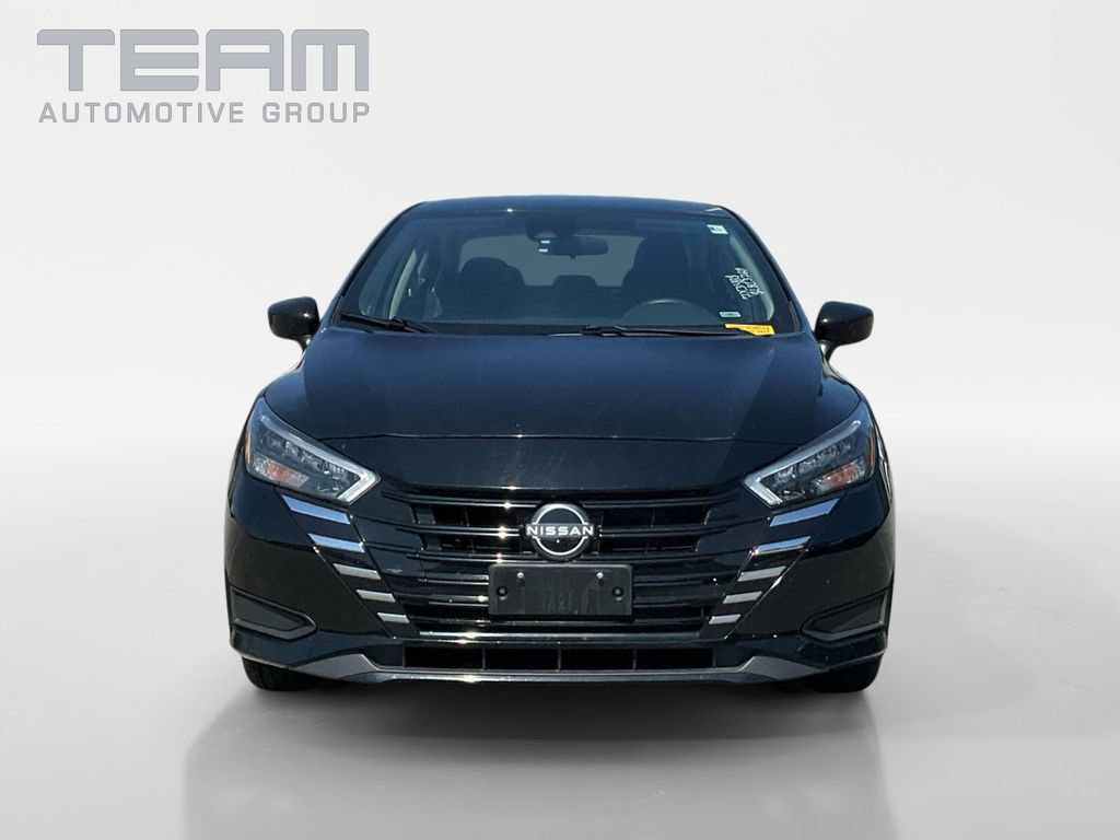 Used 2025 Nissan Versa SV FWD image 2