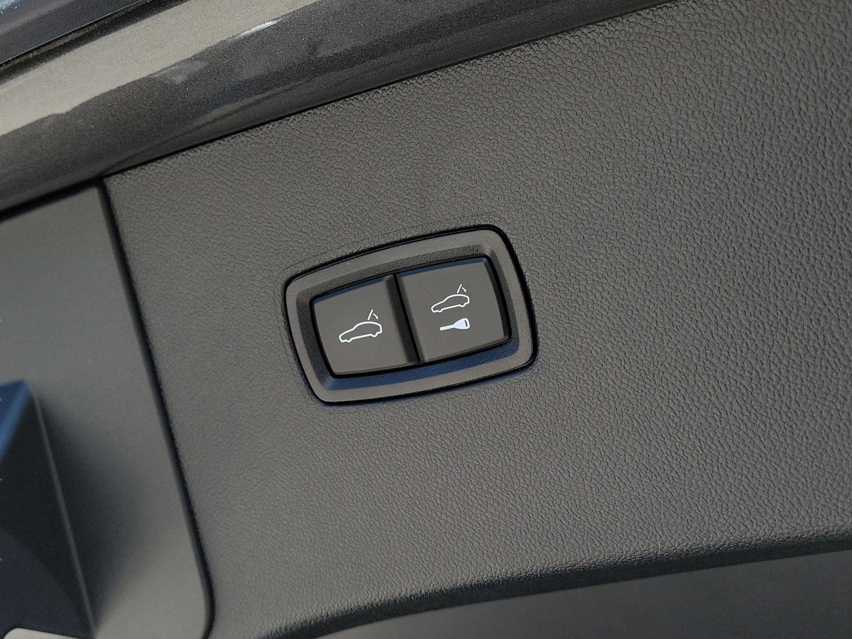 Used 2024 Porsche Cayenne S image 9