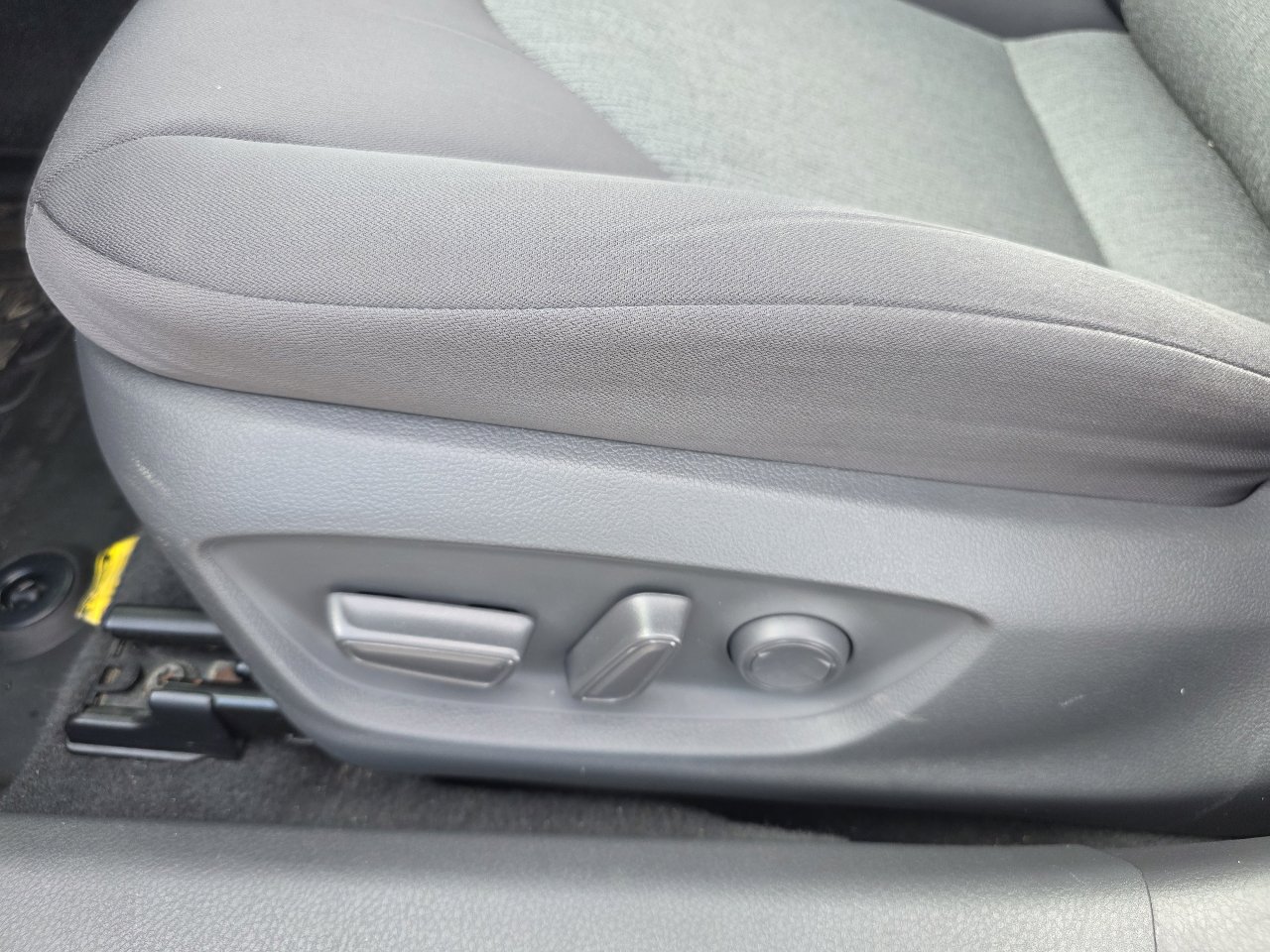 Used 2018 Toyota Camry LE w/ Convenience Package image 10