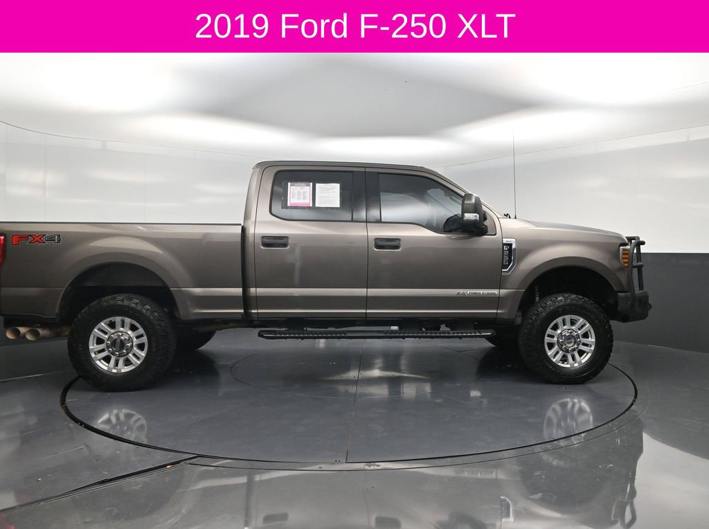 Used 2019 Ford F250 XLT w/ XLT Value Package AWD/4WD image 4