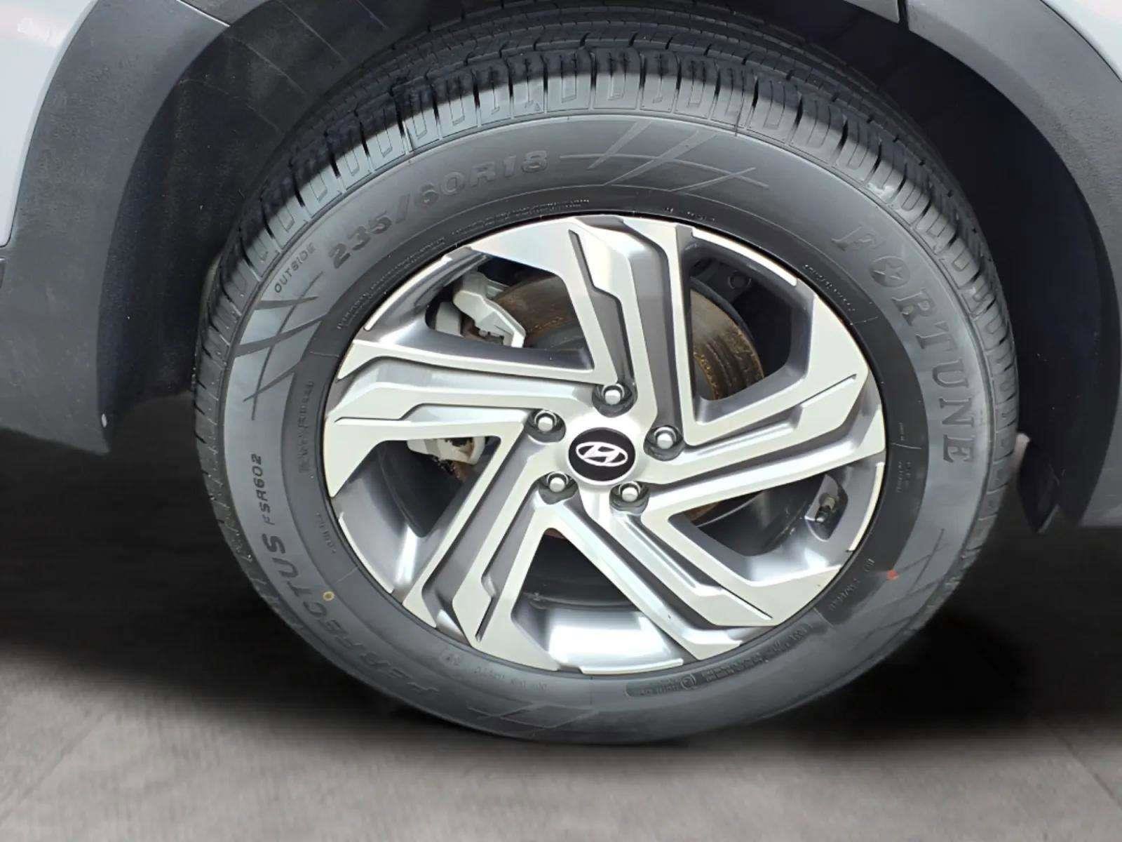 Certified 2023 Hyundai Santa Fe SE FWD image 12