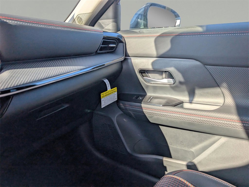 New 2025 Nissan Kicks SR image 29