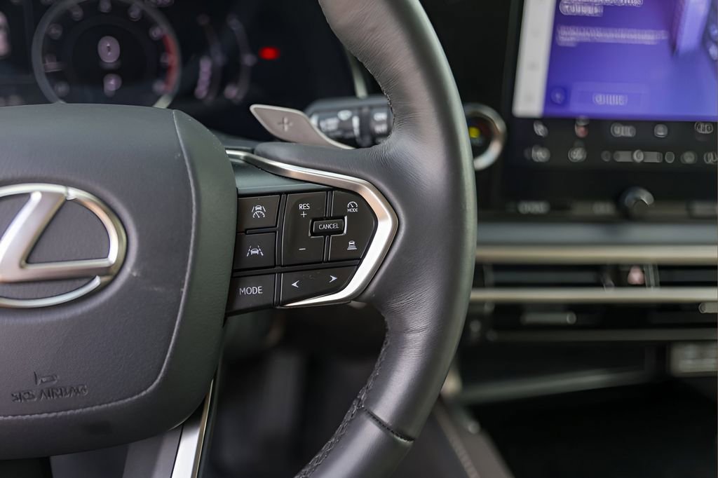 Used 2024 Lexus RX 350 FWD w/ Technology Package image 13