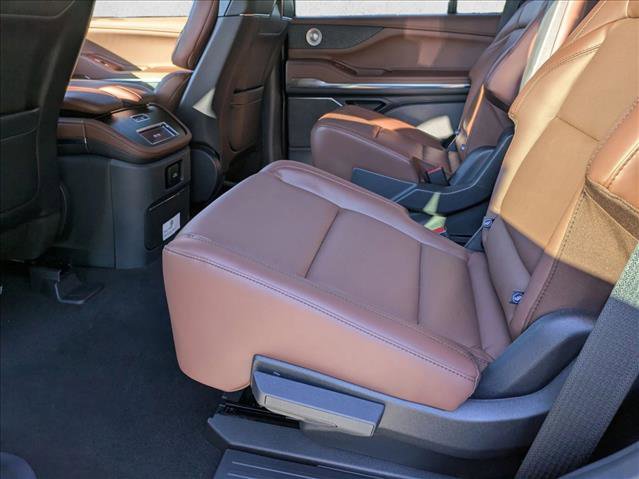 New 2025 Lincoln Navigator Reserve image 14