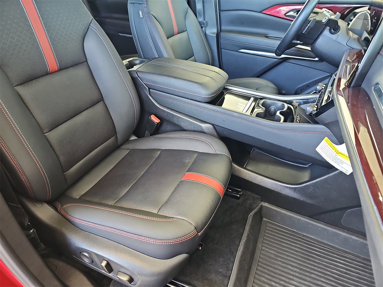 Certified 2024 Chevrolet Traverse RS w/ LPO, Floor Liner Package image 10