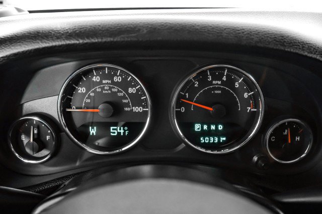 Used 2016 Jeep Wrangler Unlimited Sahara w/ Connectivity Group image 17
