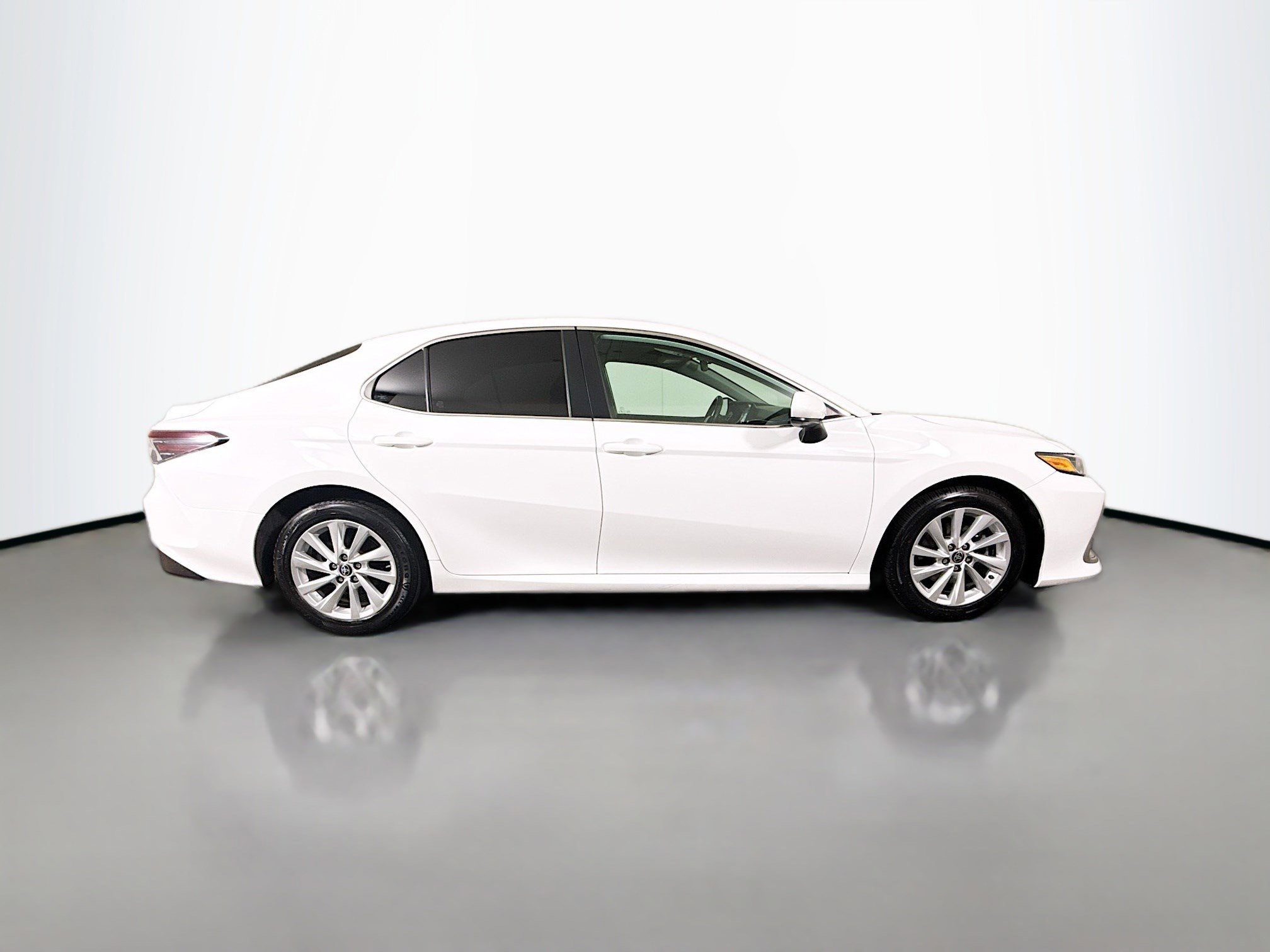 Used 2022 Toyota Camry LE image 11