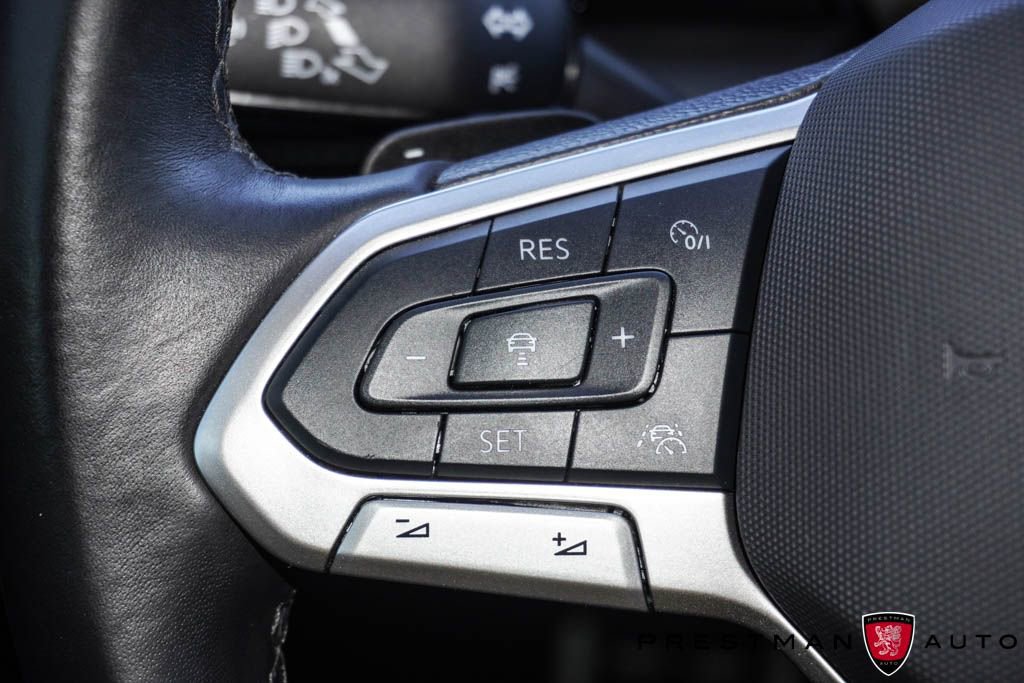 Used 2025 Volkswagen Atlas SEL Premium R-Line image 32