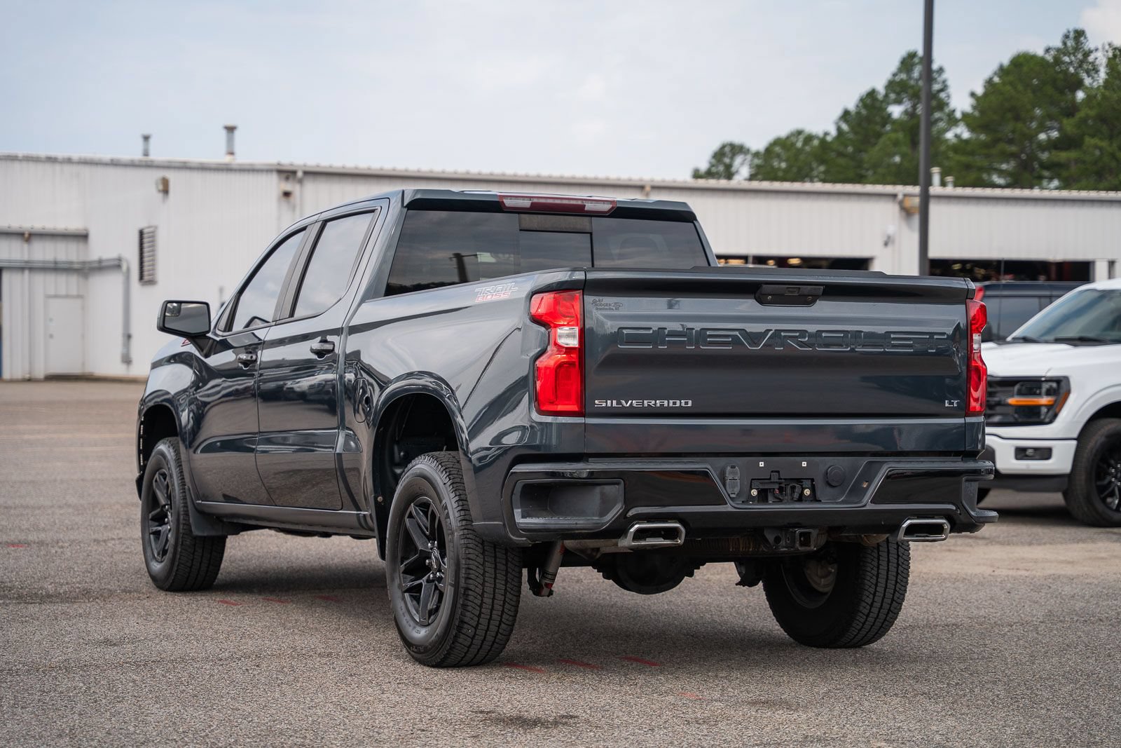 Used 2020 Chevrolet Silverado 1500 LT Trail Boss AWD/4WD image 5