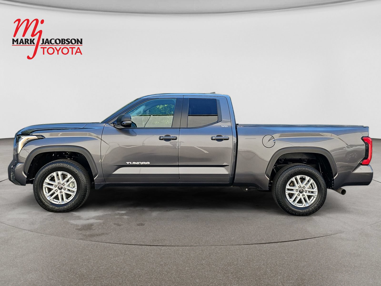 Used 2024 Toyota Tundra SR5 w/ SR5 Premium Package AWD/4WD image 16