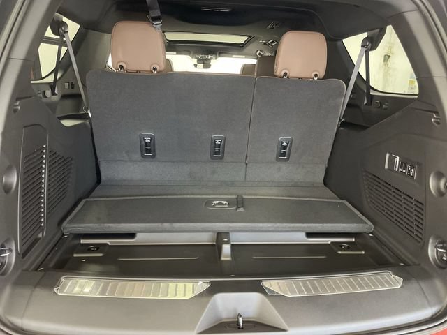 New 2026 Chevrolet Suburban High Country w/ Sun And Tow Package AWD/4WD image 25