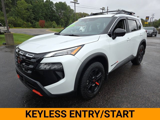 Used 2025 Nissan Rogue SV AWD/4WD image 4