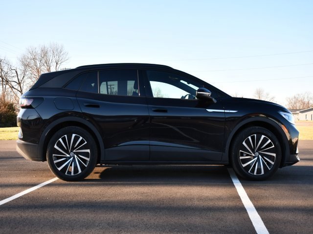 Used 2024 Volkswagen ID.4 S image 8