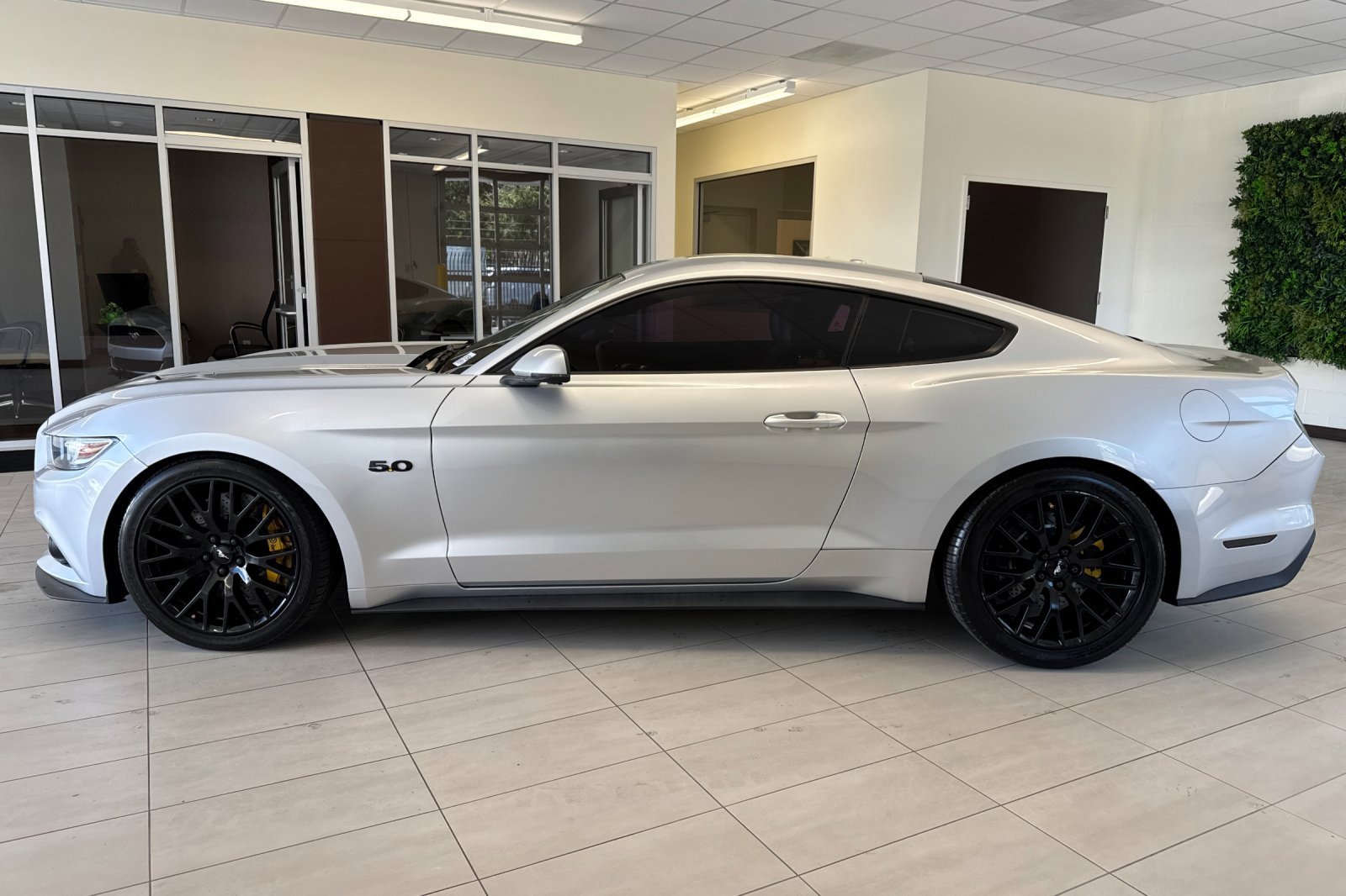 Used 2017 Ford Mustang GT Premium w/ GT Performance Package RWD image 7