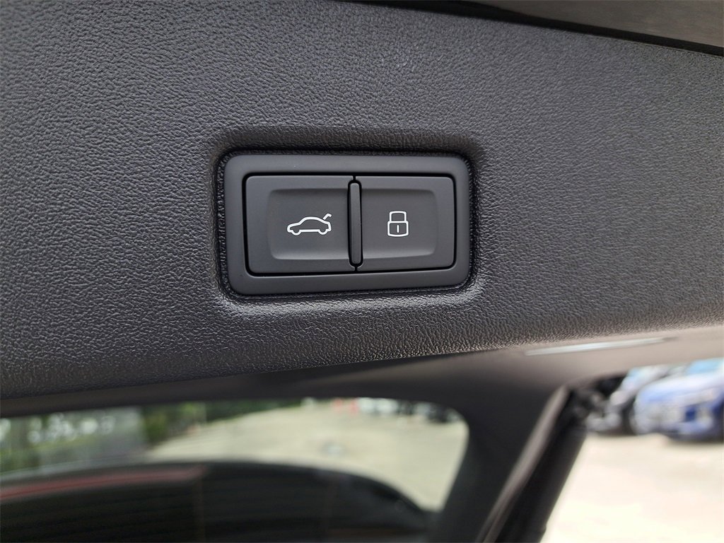 New 2025 Audi Q5 Premium Plus image 32
