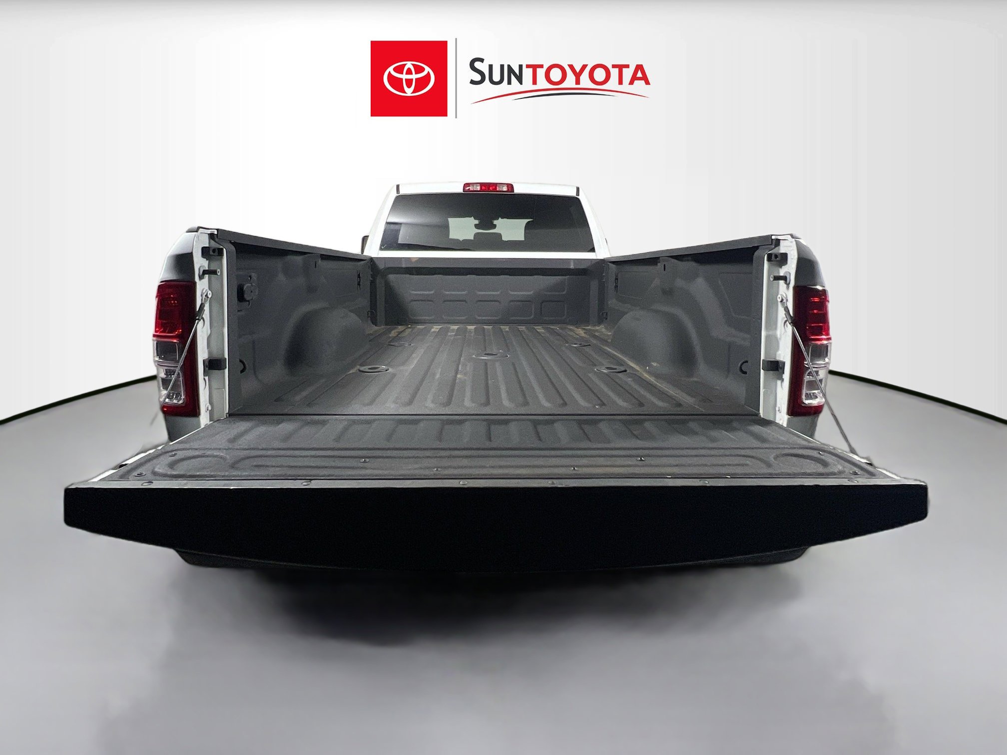 Used 2024 RAM 3500 Big Horn image 29